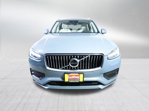 Used 2020 Volvo XC90 T6 Momentum image 2