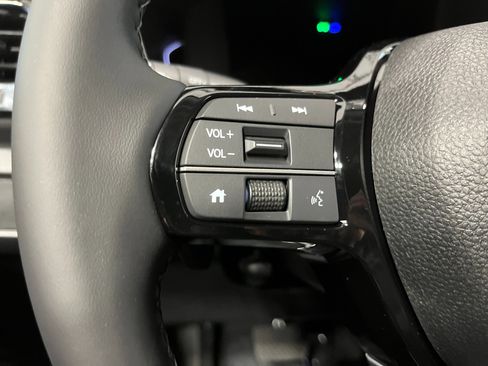 New 2025 Honda Pilot Touring image 16