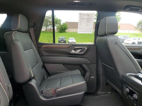 Used 2023 Chevrolet Tahoe Premier AWD/4WD image 34