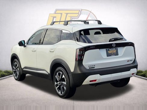 Used 2026 Nissan Kicks SR w/ Cold Weather Package AWD/4WD image 7