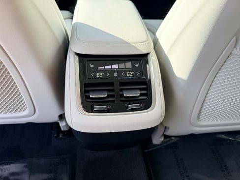 Used 2026 Volvo XC90 B6 Ultra w/ Protection Package Premier AWD/4WD image 18