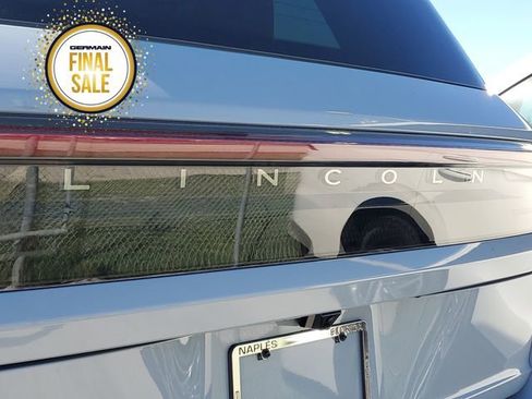 New 2025 Lincoln Navigator Reserve image 14