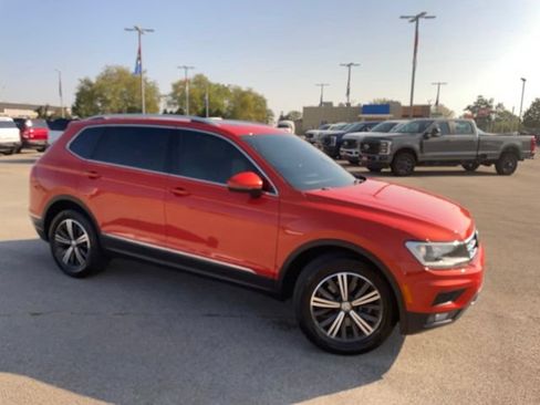Used 2019 Volkswagen Tiguan SEL w/ 3rd Row Seat Package AWD/4WD image 2