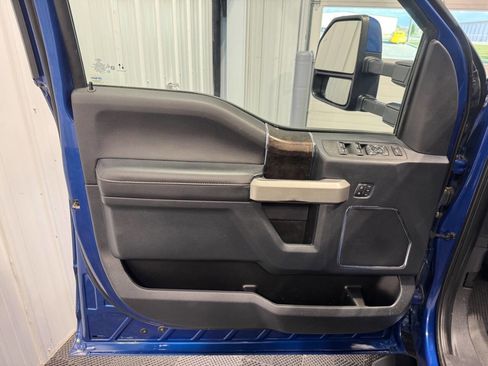 Used 2022 Ford F250 Lariat image 11