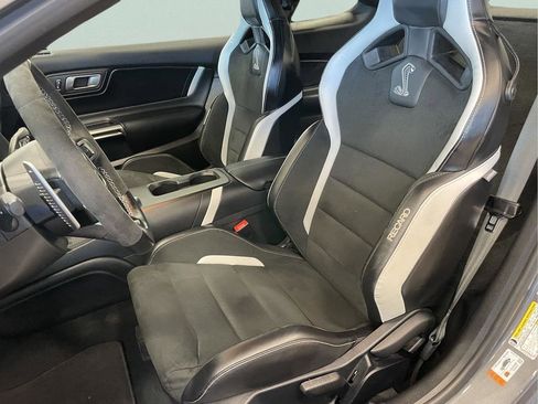 Used 2021 Ford Mustang Shelby GT500 w/ Carbon Fiber Track Pack image 14