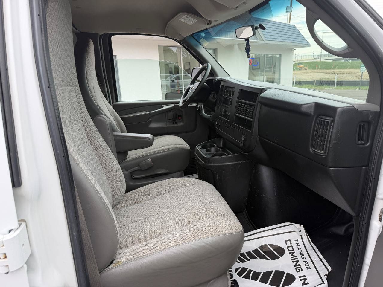 Used 2014 Chevrolet Express 1500 RWD image 24
