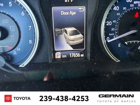 Used 2017 Toyota Camry XLE image 21