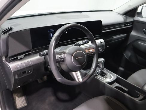 Used 2025 Hyundai Kona SEL AWD/4WD image 15