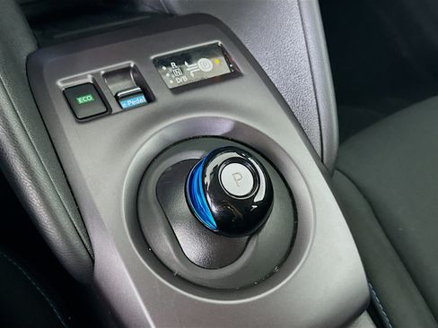 Used 2025 Nissan Leaf S FWD image 23