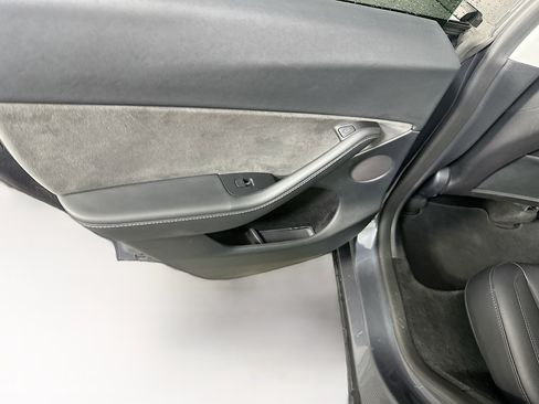 Used 2023 Tesla Model Y 2WD image 26