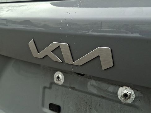 Used 2023 Kia Sorento S w/ Panoramic Sunroof Package image 29