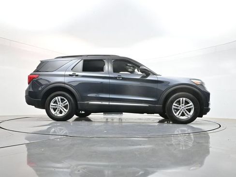 Used 2023 Ford Explorer XLT w/ Equipment Group 202A AWD/4WD image 49