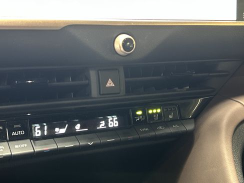 Used 2023 Toyota Crown AWD/4WD image 24