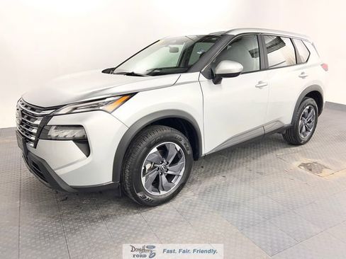 Used 2025 Nissan Rogue SV FWD image 1