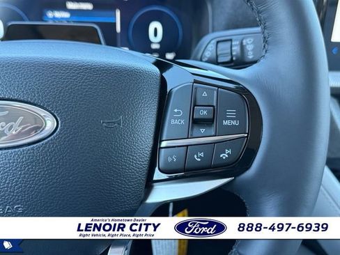 Used 2025 Ford Explorer Platinum w/ LUX Leather Package image 21