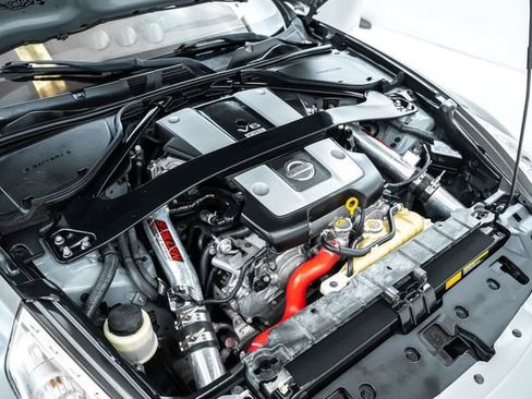 Used 2016 Nissan 370Z Coupe RWD image 27