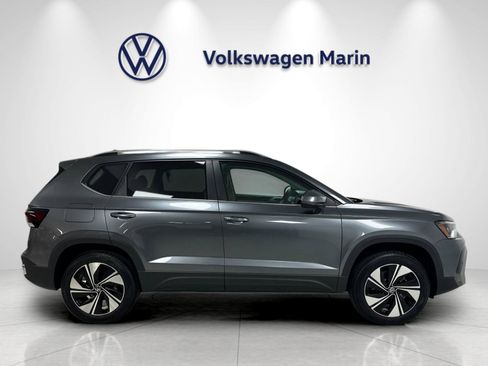 New 2026 Volkswagen Taos SE AWD/4WD image 6