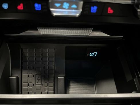 Used 2025 Ford F350 Platinum image 26