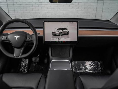 Used 2022 Tesla Model Y Long Range AWD/4WD image 14