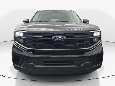 Used 2025 Ford Expedition Max Active image 4