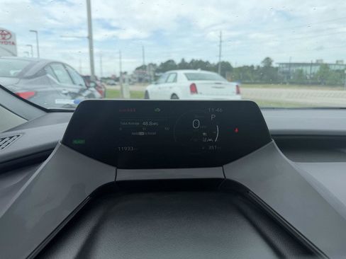Used 2024 Toyota Prius XLE FWD image 23