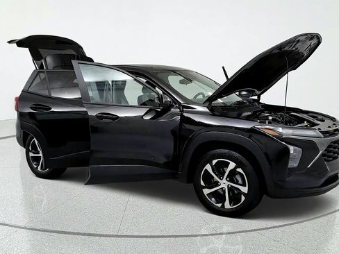 Used 2024 Chevrolet Trax RS FWD image 14