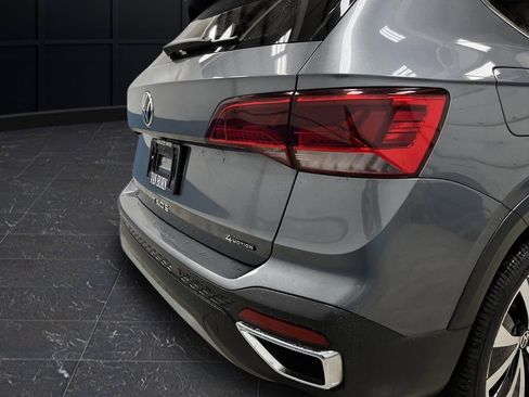 Used 2022 Volkswagen Taos SE w/ IQ.Drive SE Package image 30