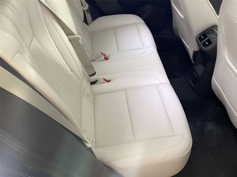 Used 2024 Buick Envision Avenir AWD/4WD image 32