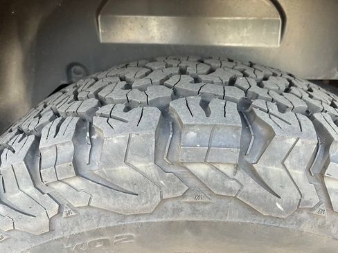 Used 2017 Jeep Wrangler Unlimited Sport w/ Quick Order Package 24S AWD/4WD image 4