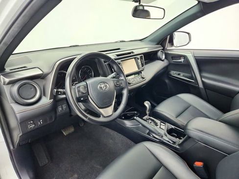 Used 2016 Toyota RAV4 SE image 16