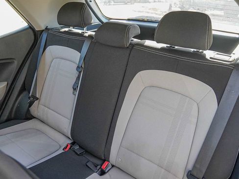 Used 2022 Hyundai Venue SEL image 29