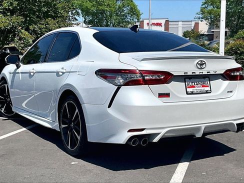 Used 2019 Toyota Camry XSE FWD image 11