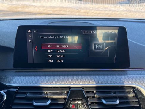 Used 2019 BMW 530i xDrive w/ M Sport Package image 9