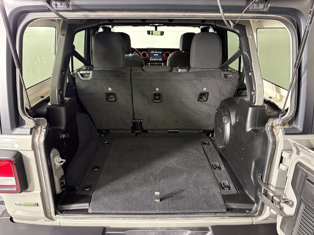Used 2023 Jeep Wrangler Unlimited Rubicon AWD/4WD image 38