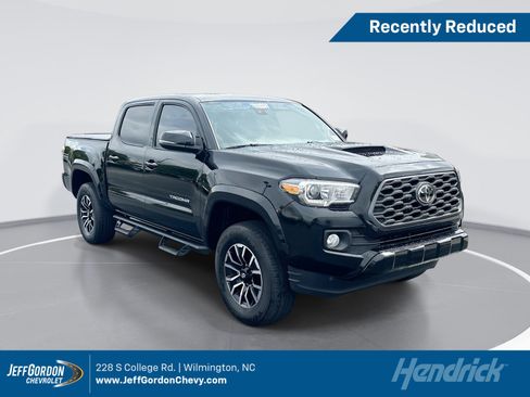 Used 2021 Toyota Tacoma TRD Sport AWD/4WD image 1