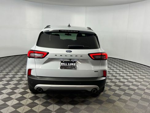 Used 2025 Ford Escape SE image 8