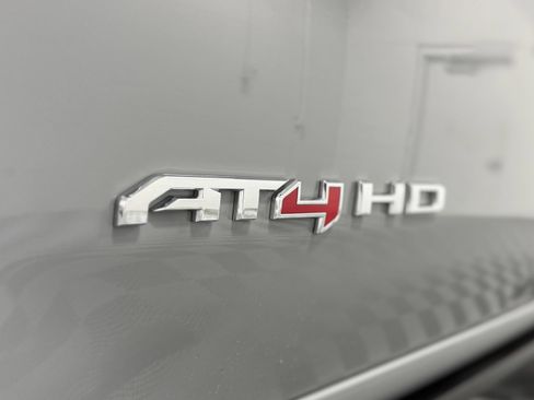 Used 2024 GMC Sierra 2500 AT4 w/ AT4 Premium Plus Package AWD/4WD image 10