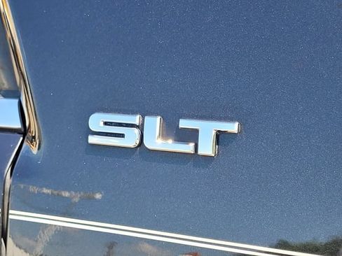 Used 2015 GMC Acadia SLT FWD image 8