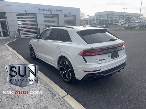 Used 2024 Audi RS Q8 w/ Black Optic Package image 10
