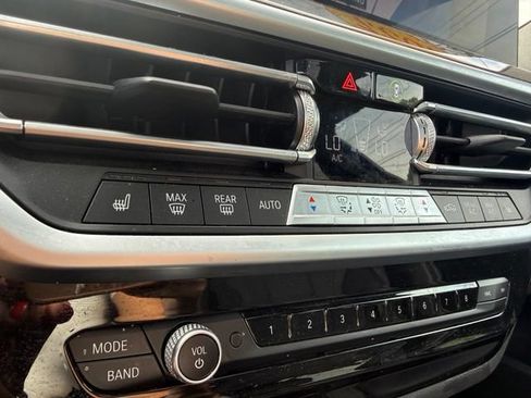 Used 2022 BMW X3 xDrive30i w/ Convenience Package AWD/4WD image 17