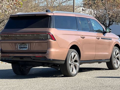 New 2026 Lincoln Navigator L Black Label AWD/4WD image 5