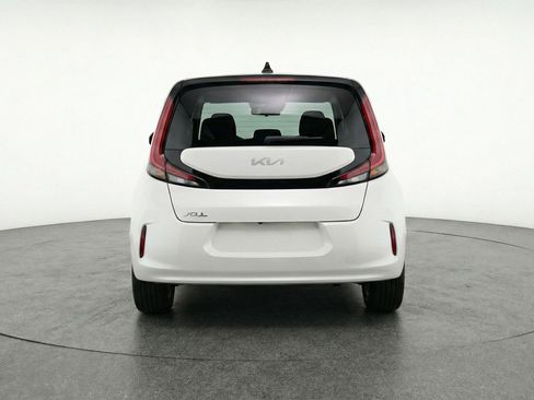 Used 2025 Kia Soul LX w/ LX Technology Package FWD image 7