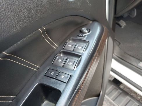 Used 2021 GMC Canyon Denali RWD image 17
