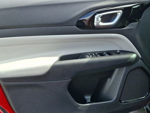 Certified 2023 Jeep Compass Limited image 12