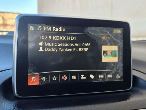 Used 2015 MAZDA MAZDA3 i Sport image 21