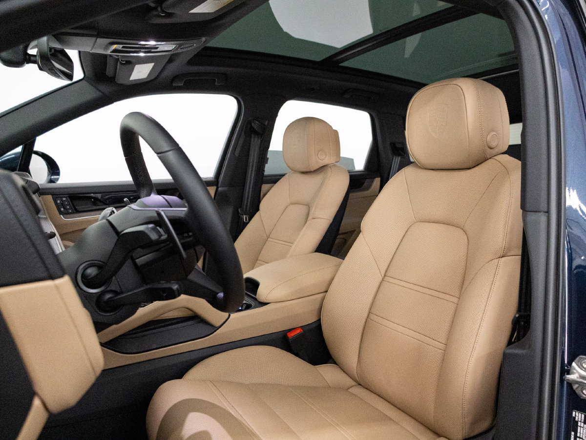 Certified 2026 Porsche Cayenne S AWD/4WD image 5