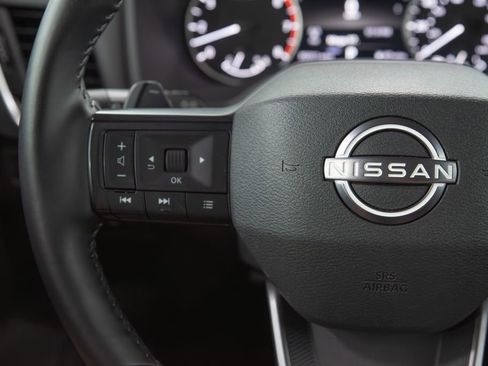 Used 2025 Nissan Rogue SV AWD/4WD image 25
