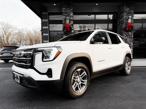 Used 2025 GMC Terrain Elevation image 9