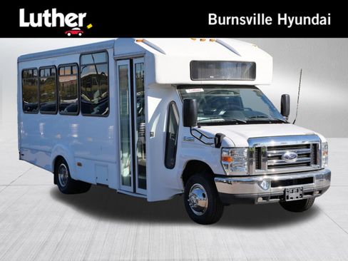 Used 2016 Ford E-450 and Econoline 450 Super Duty w/ Shuttle Bus Prep Package image 1
