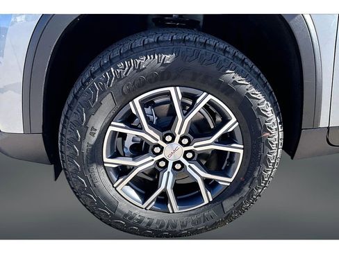 New 2026 GMC Acadia AT4 image 13